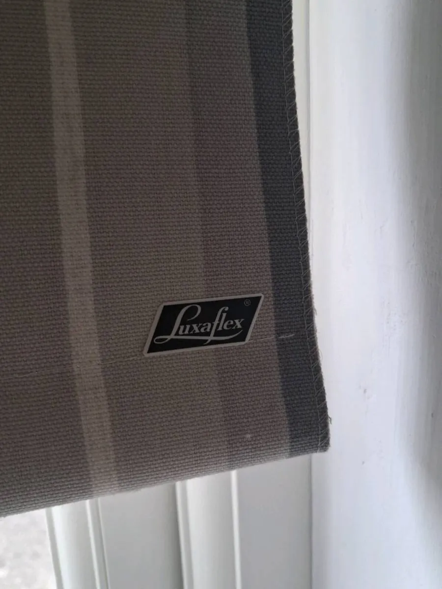 Luxaflex black out blinds - Image 4