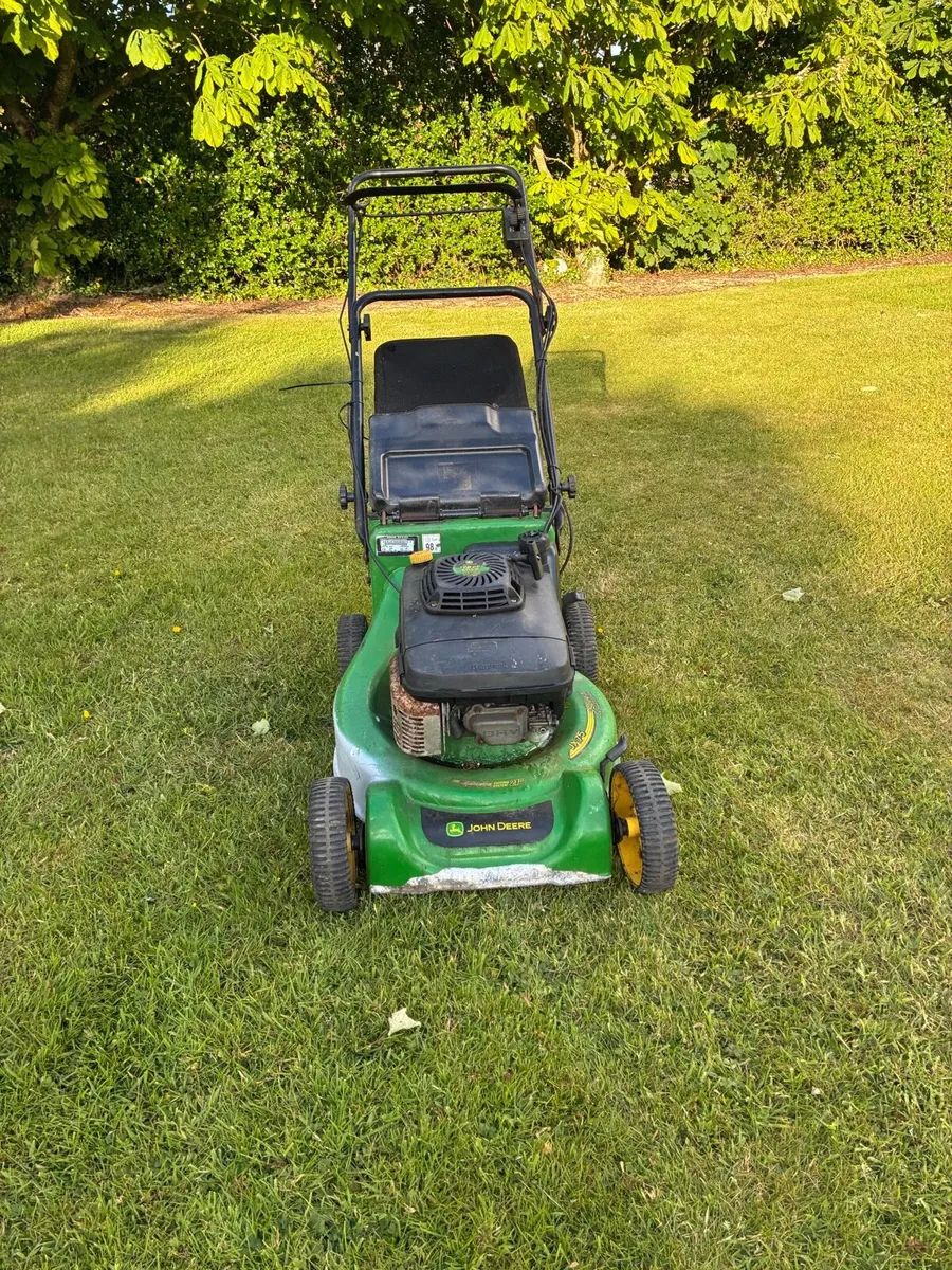 John deer lawn mower - Image 1