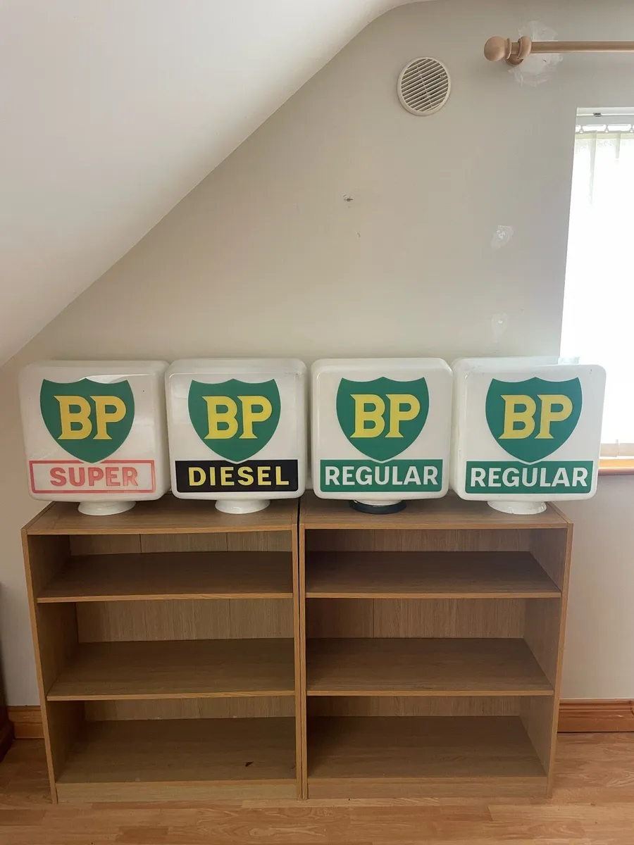 4 original BP globes - Image 1
