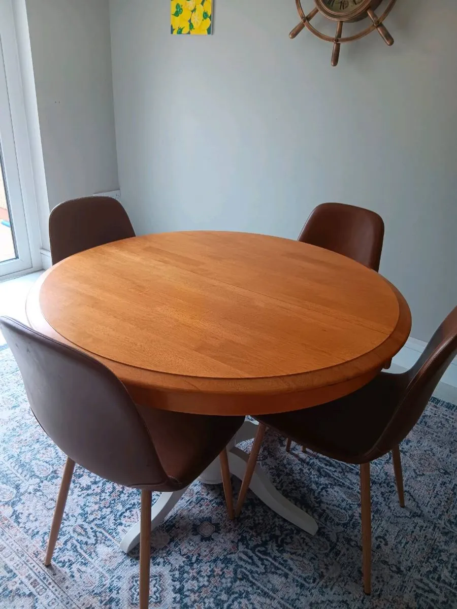 Dining table and chairs optional - Image 1