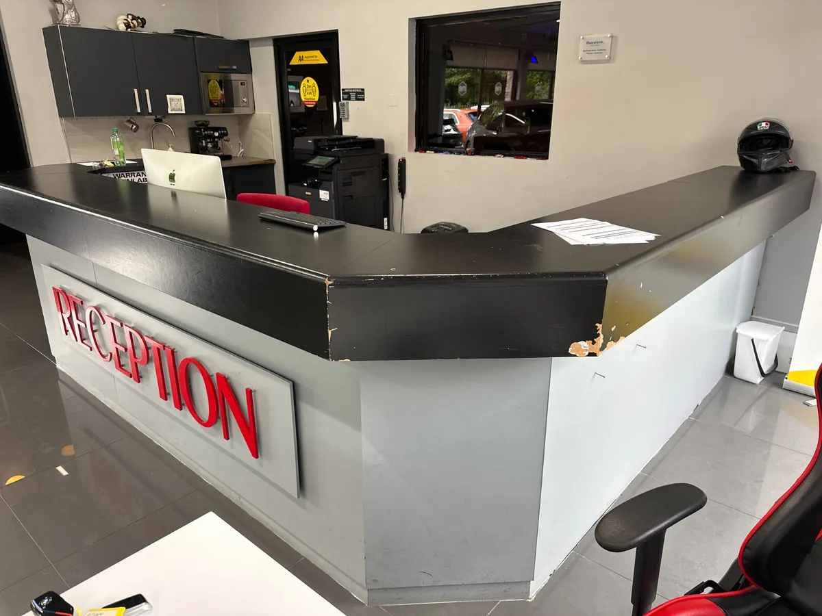 Reception Desk - Image 3