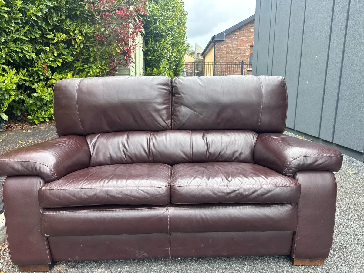 2 seater Italian leather couch - Image 2