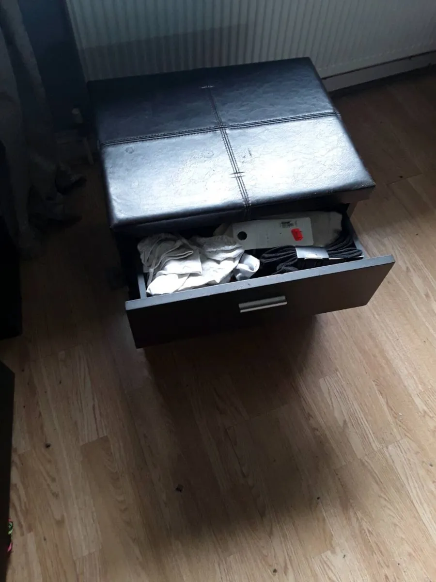 Bed side cabinets with drawers 30e each - Image 3