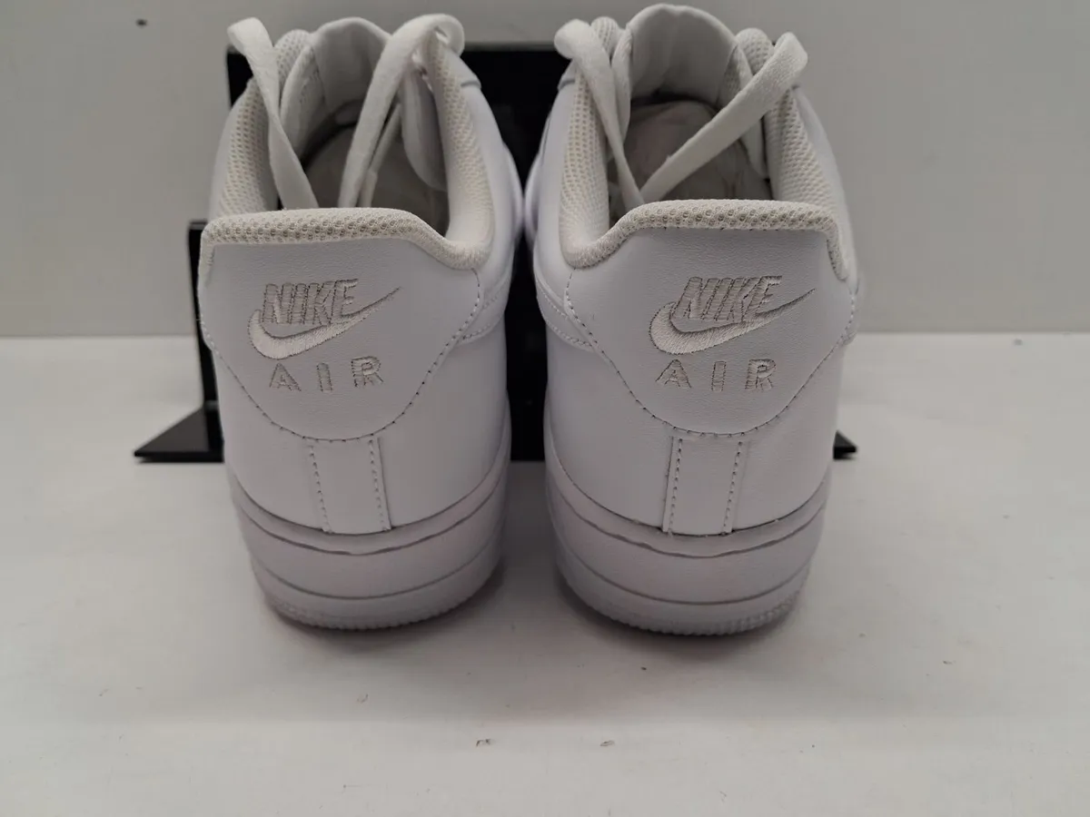 Clothing And Footwear Auction - Image 3