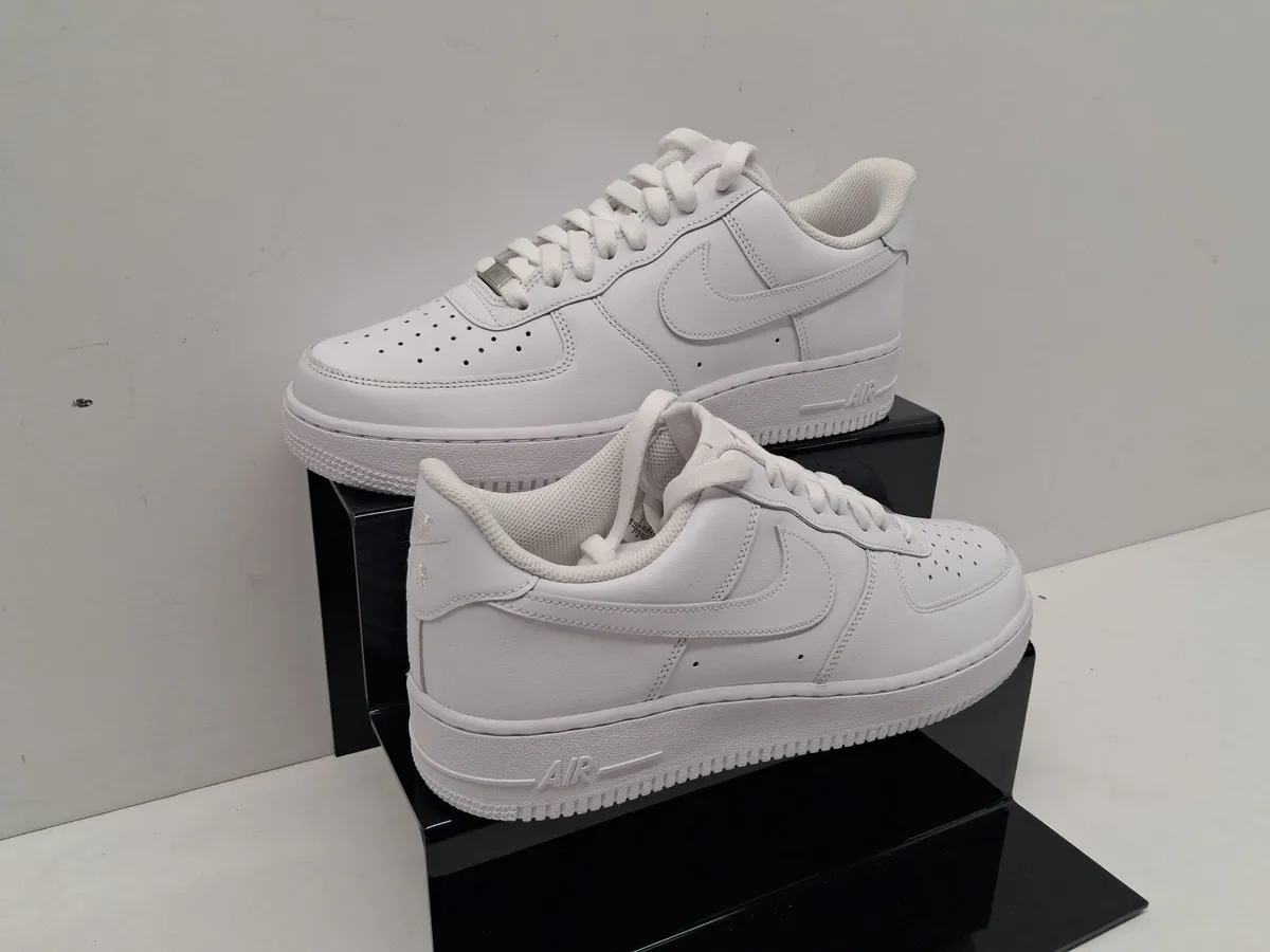 Clothing And Footwear Auction - Image 1
