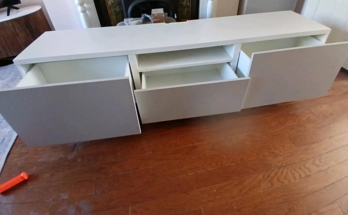 Tv unit -ikea - Image 2