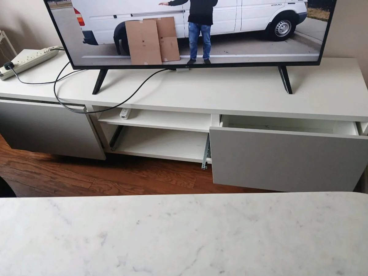 Tv unit -ikea - Image 4