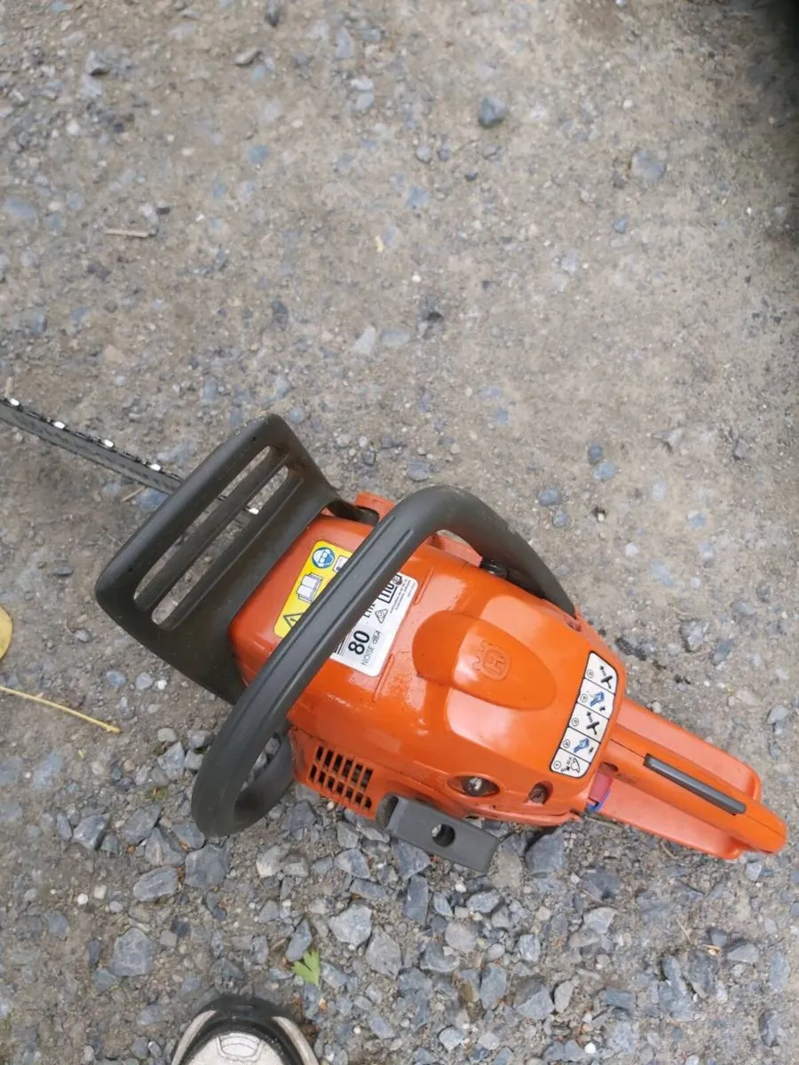 2 chainsaws - Image 3