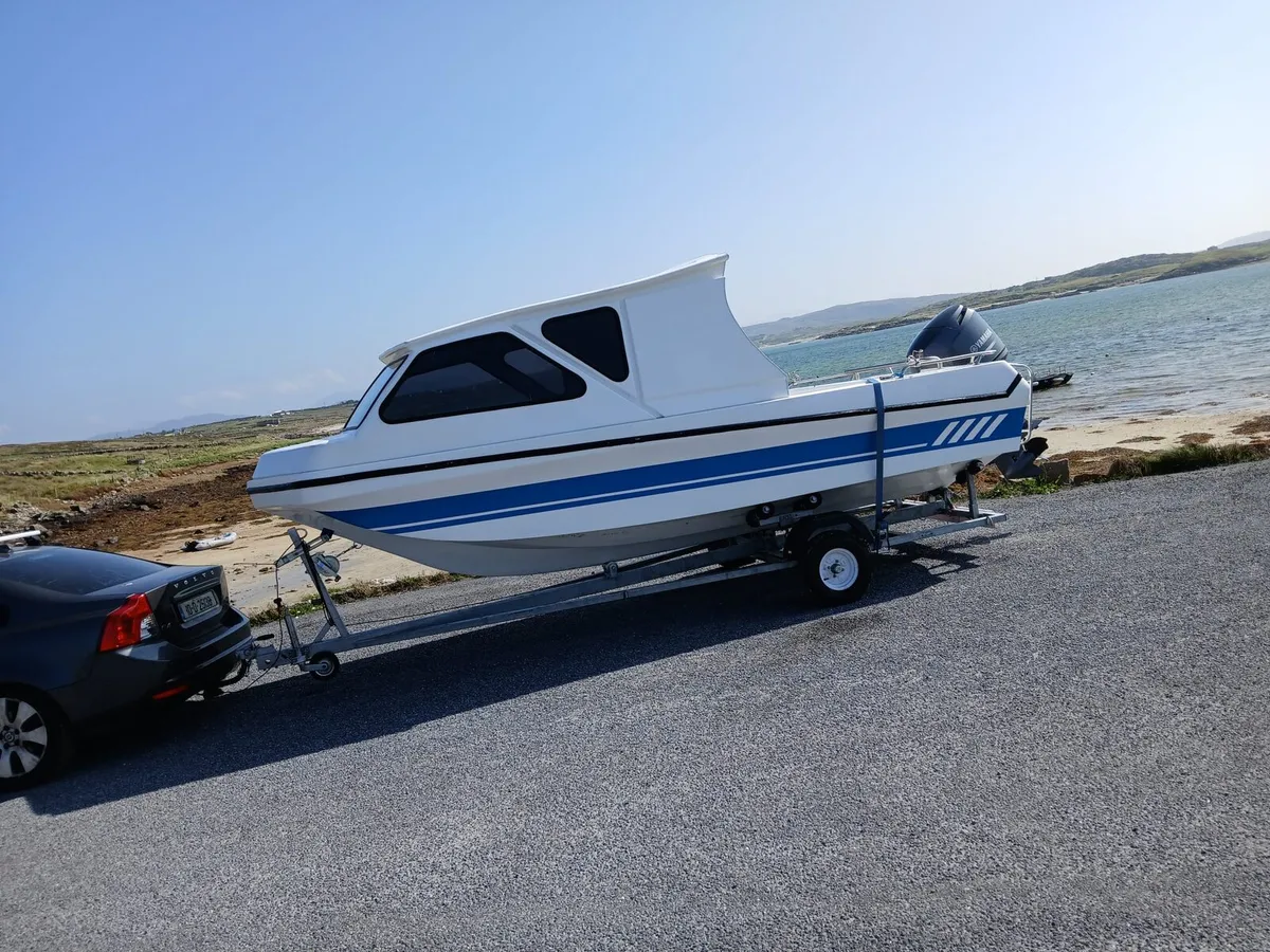 Fishing boat - Image 1