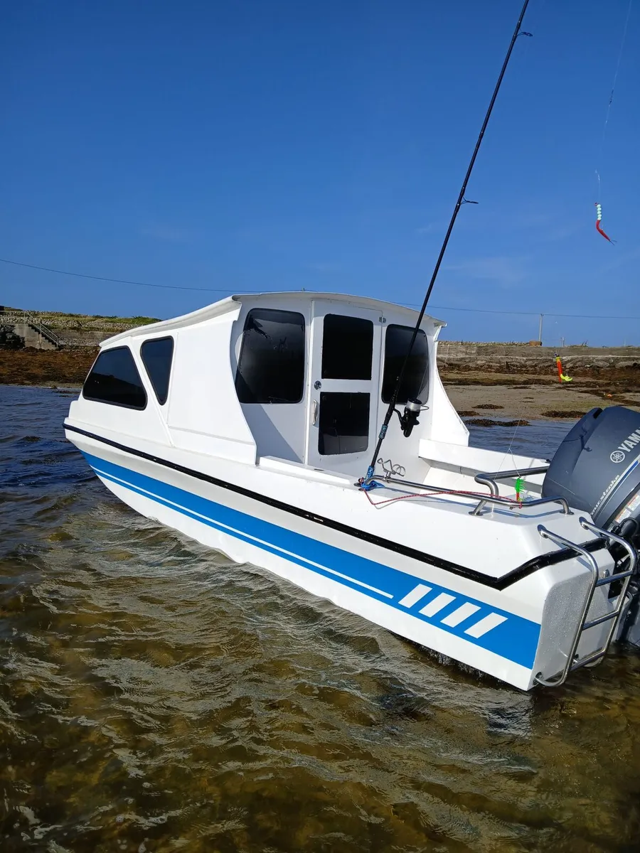 Fishing boat - Image 2
