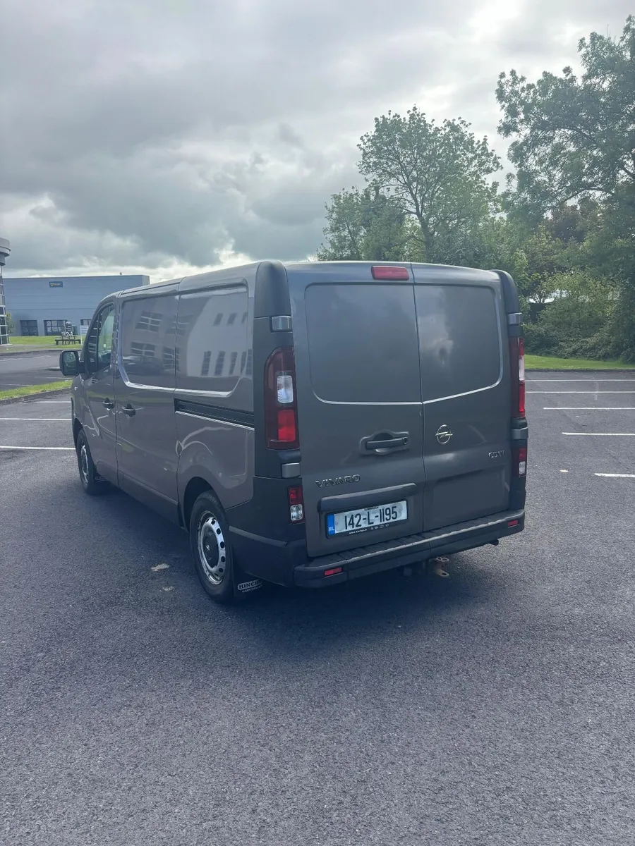 Opel Vivaro 2014 - Image 1