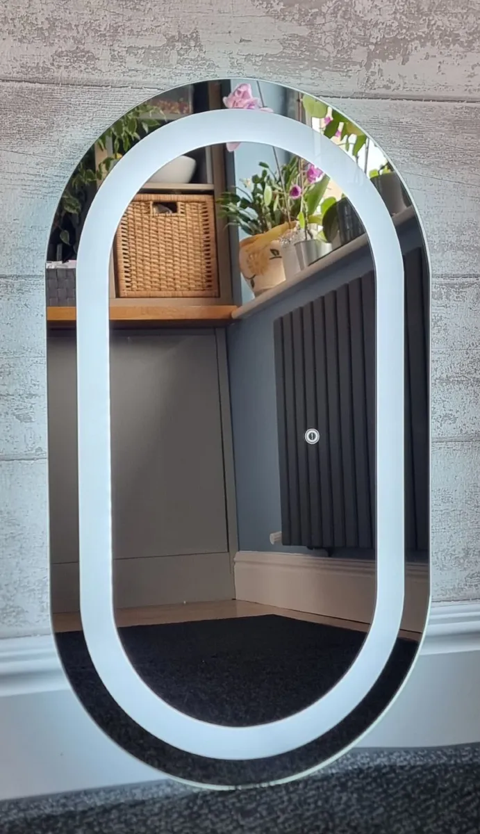 LED Bathroom Mirror Small Ensuite 40x70cma - Image 3