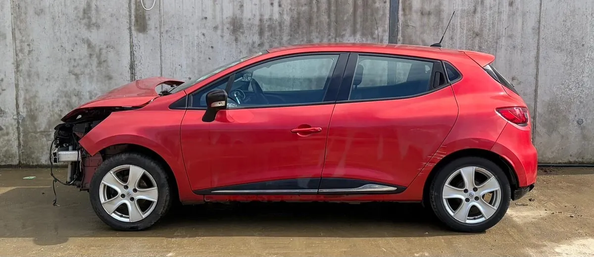 2015 Renault Clio parts - Image 4