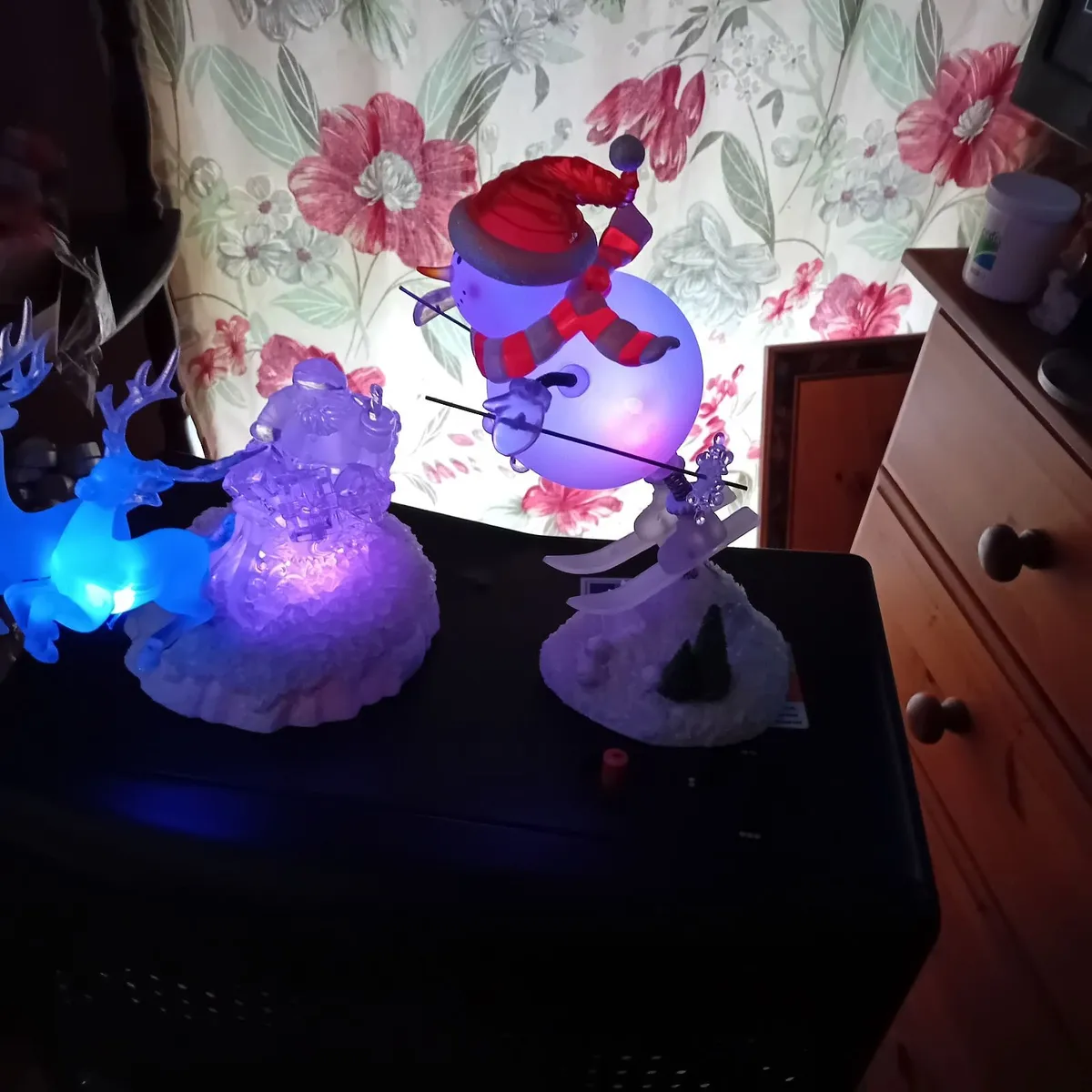 Two beautiful ornaments - Image 1