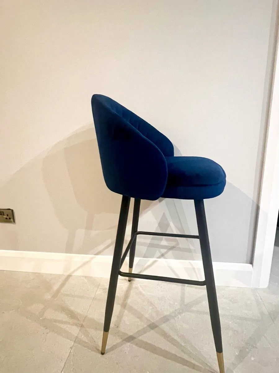 3 Blue Velvet Island chairs - Image 2