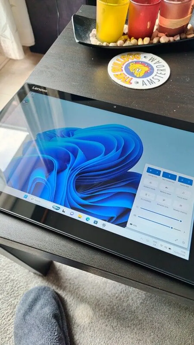 Lenovo Windows 11 pro tablet - Image 1