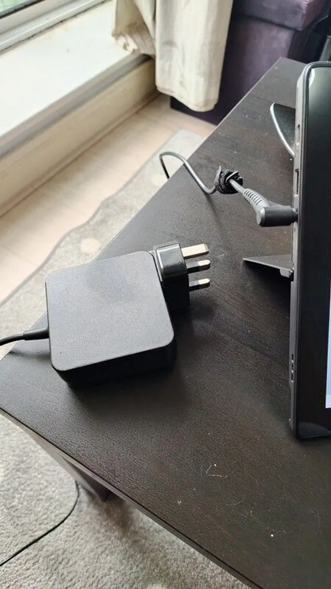 Lenovo Windows 11 pro tablet - Image 4