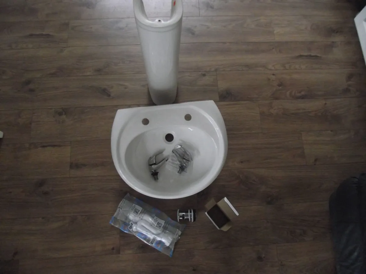 bathroom sink - Image 1