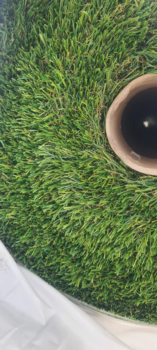 ARTIFICIAL GRASS Back in stock *5M WIDE ROLLS* ‼️ - Image 2