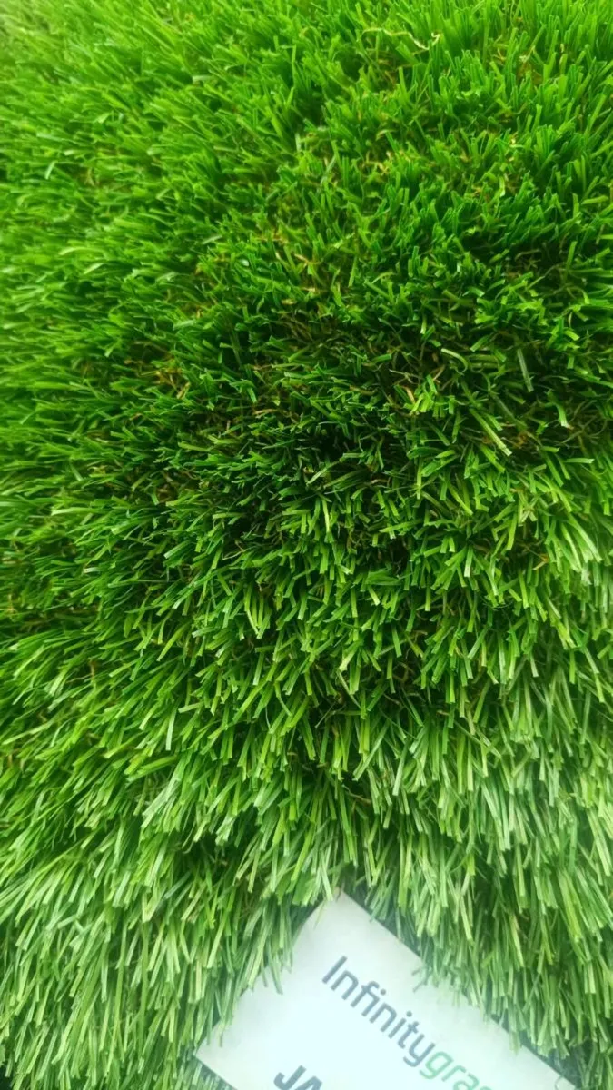 ARTIFICIAL GRASS Back in stock *5M WIDE ROLLS* ‼️ - Image 1