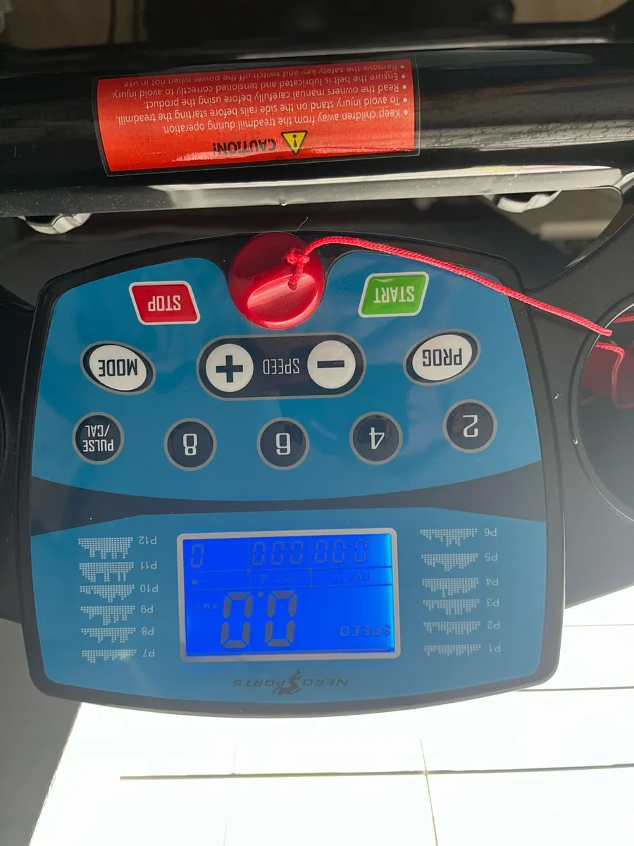 Fold up treadmill - Image 4