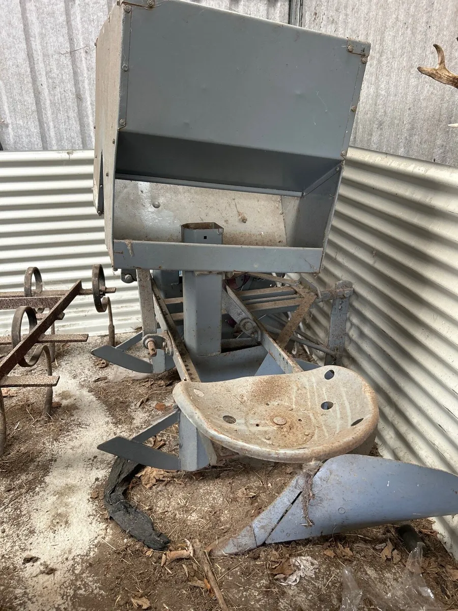 Ferguson plough - Image 2