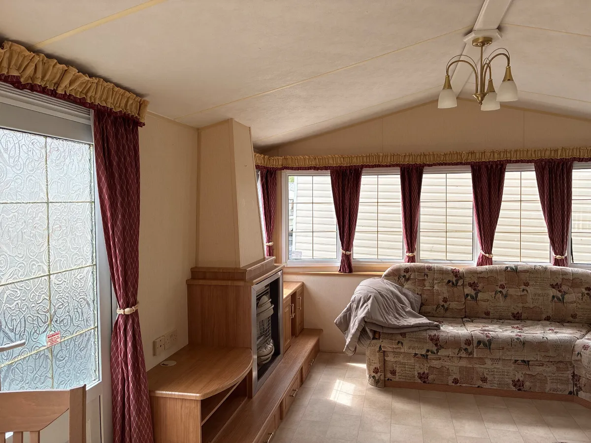 ANOTHER BARGAIN HERE AT MC FADDENS MOBILE HOME WAR - Image 4