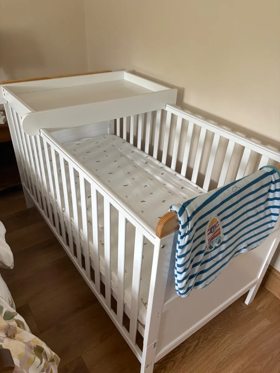 Cot - Image 1