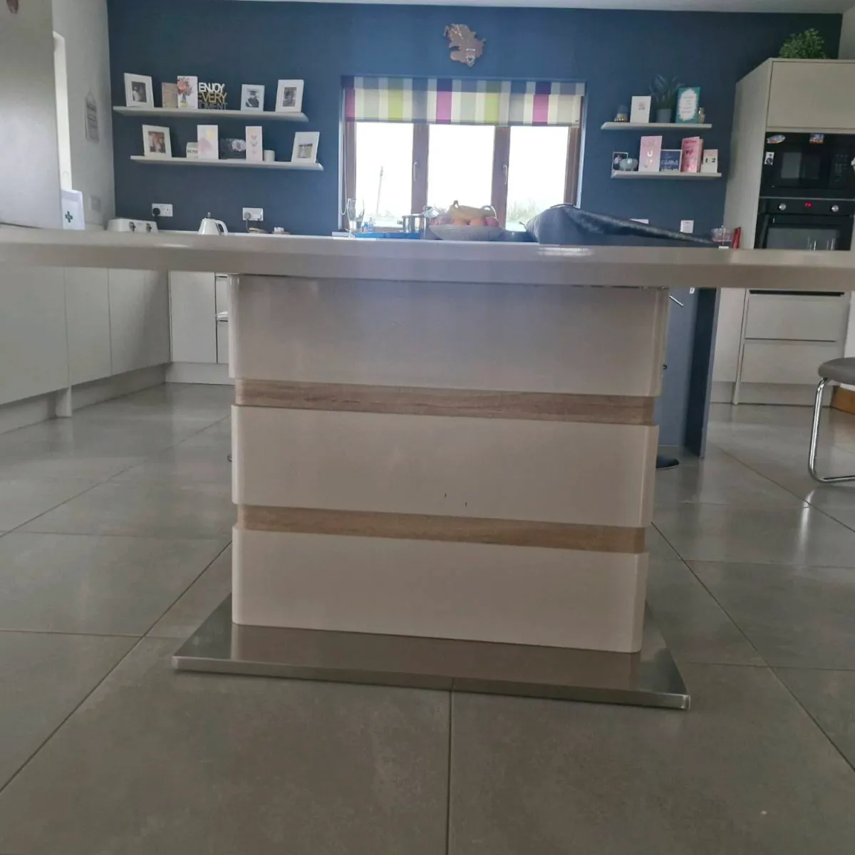 Kitchen Table - Image 2