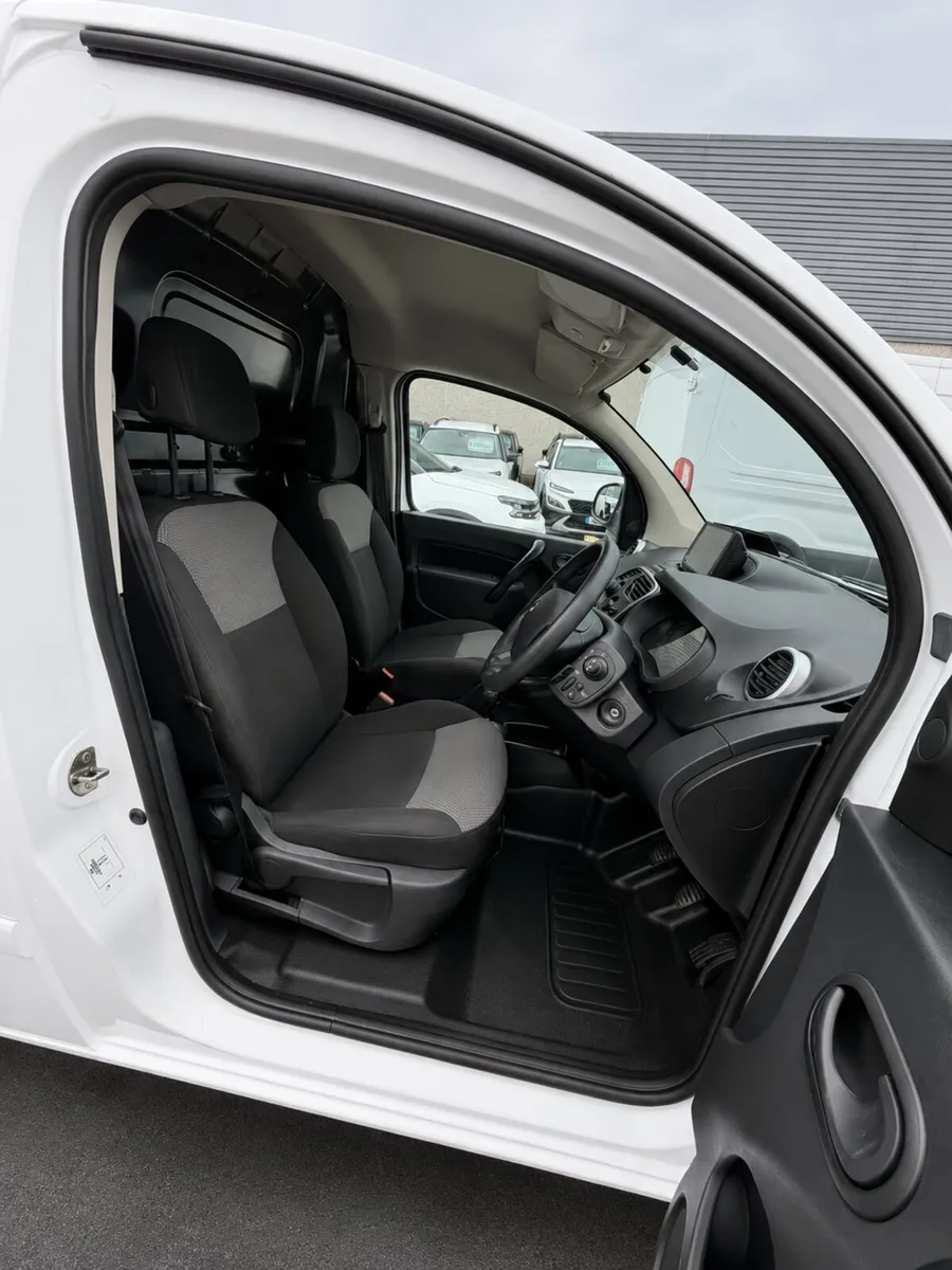 202 Renault Kangoo - Image 3