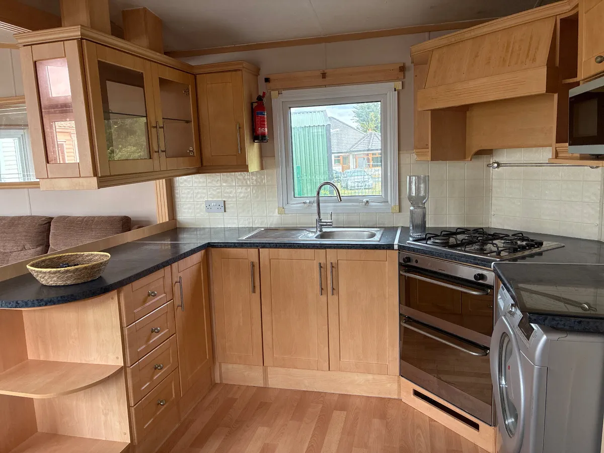 UNIQUE SPACIOUS AND A TOTAL BARGAIN WINTER PACK - Image 2