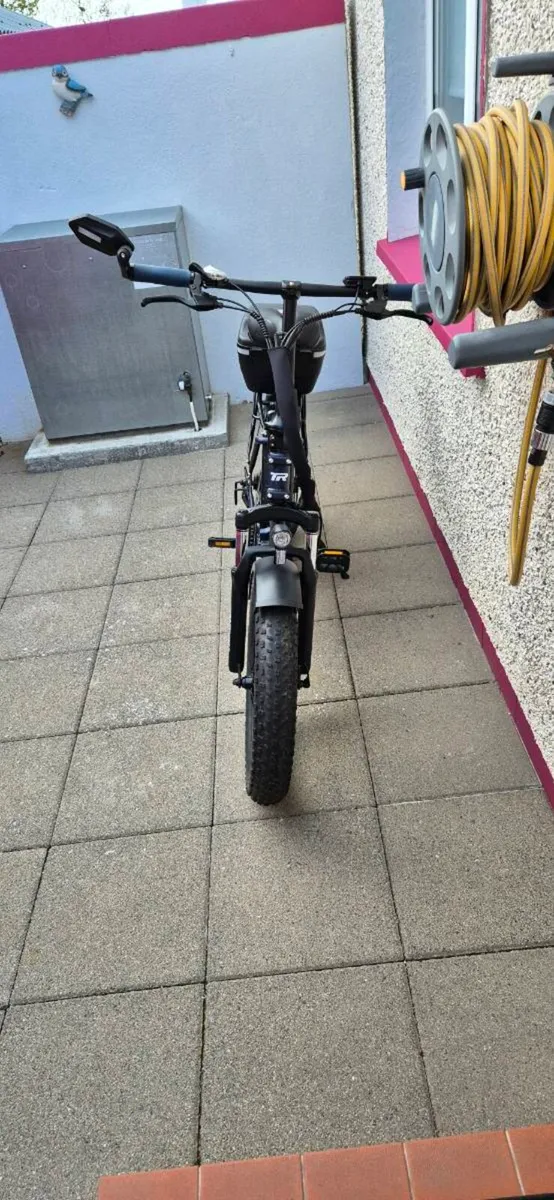€1,050 Folding E-Bike – 130km Range – Like New - Image 4