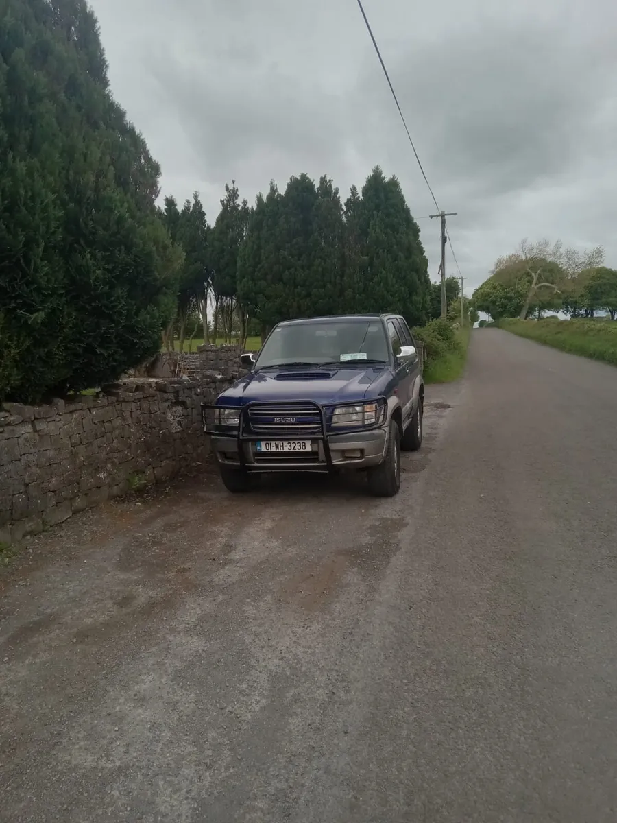 Isuzu jeep 3.1 - Image 1