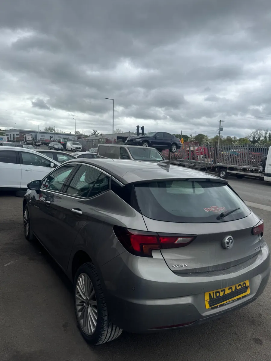 2017 Vauxhall Astra BREAKING / PARTS - Image 3