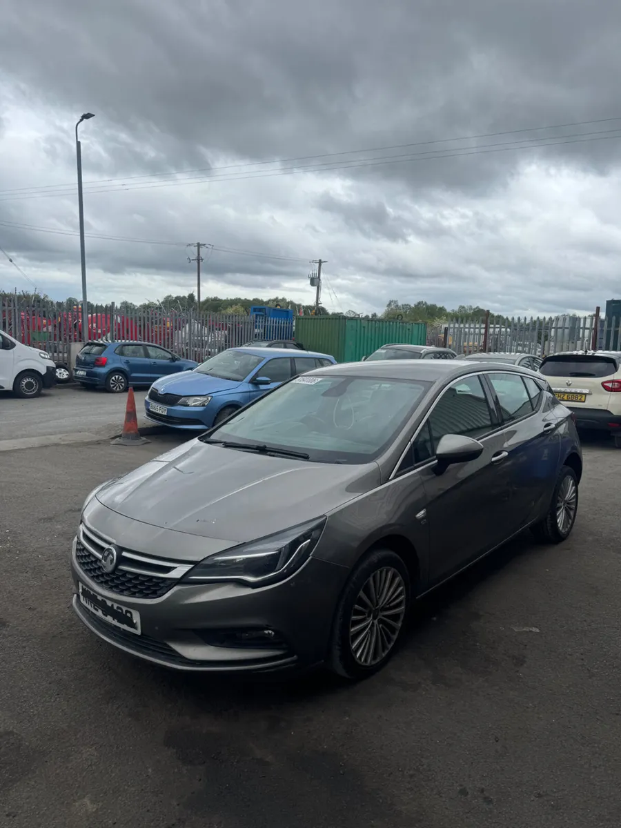 2017 Vauxhall Astra BREAKING / PARTS - Image 4