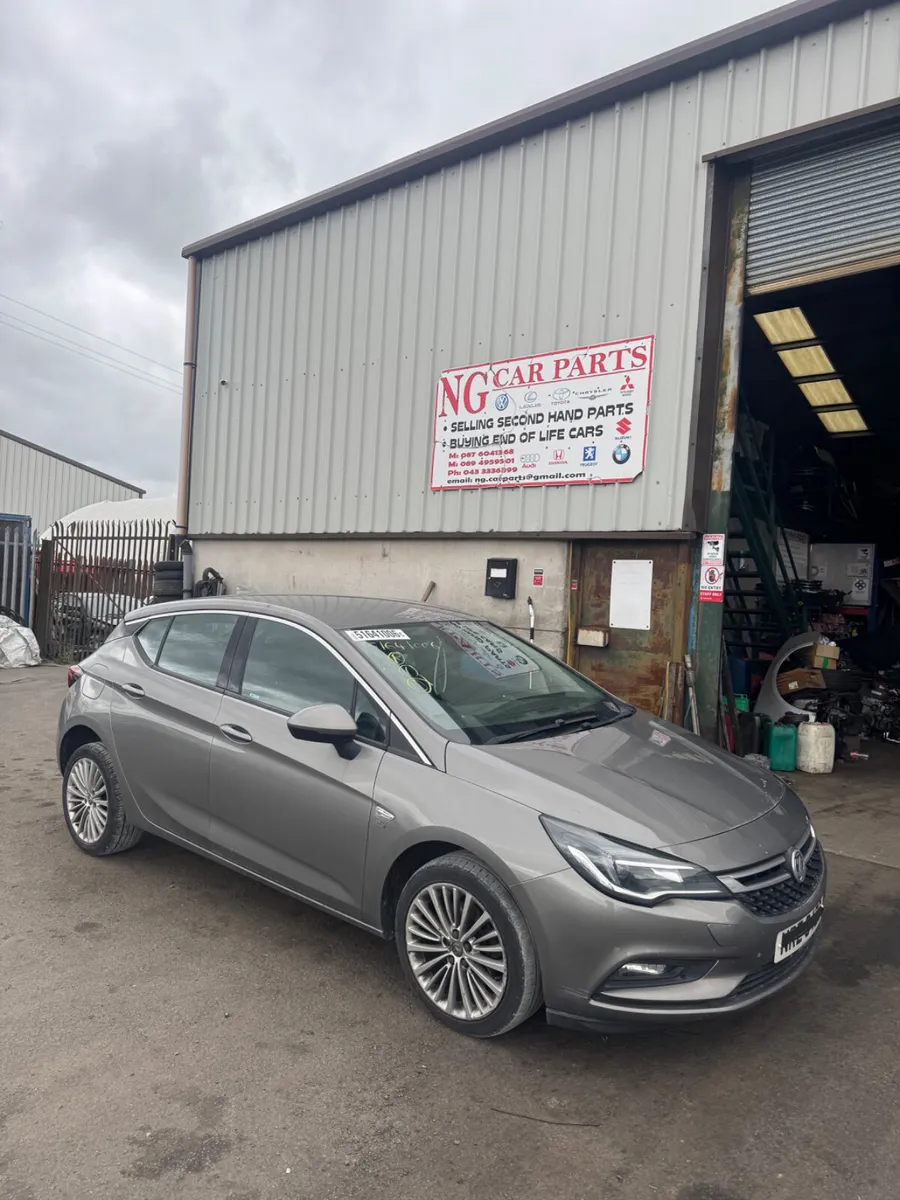 2017 Vauxhall Astra BREAKING / PARTS - Image 1