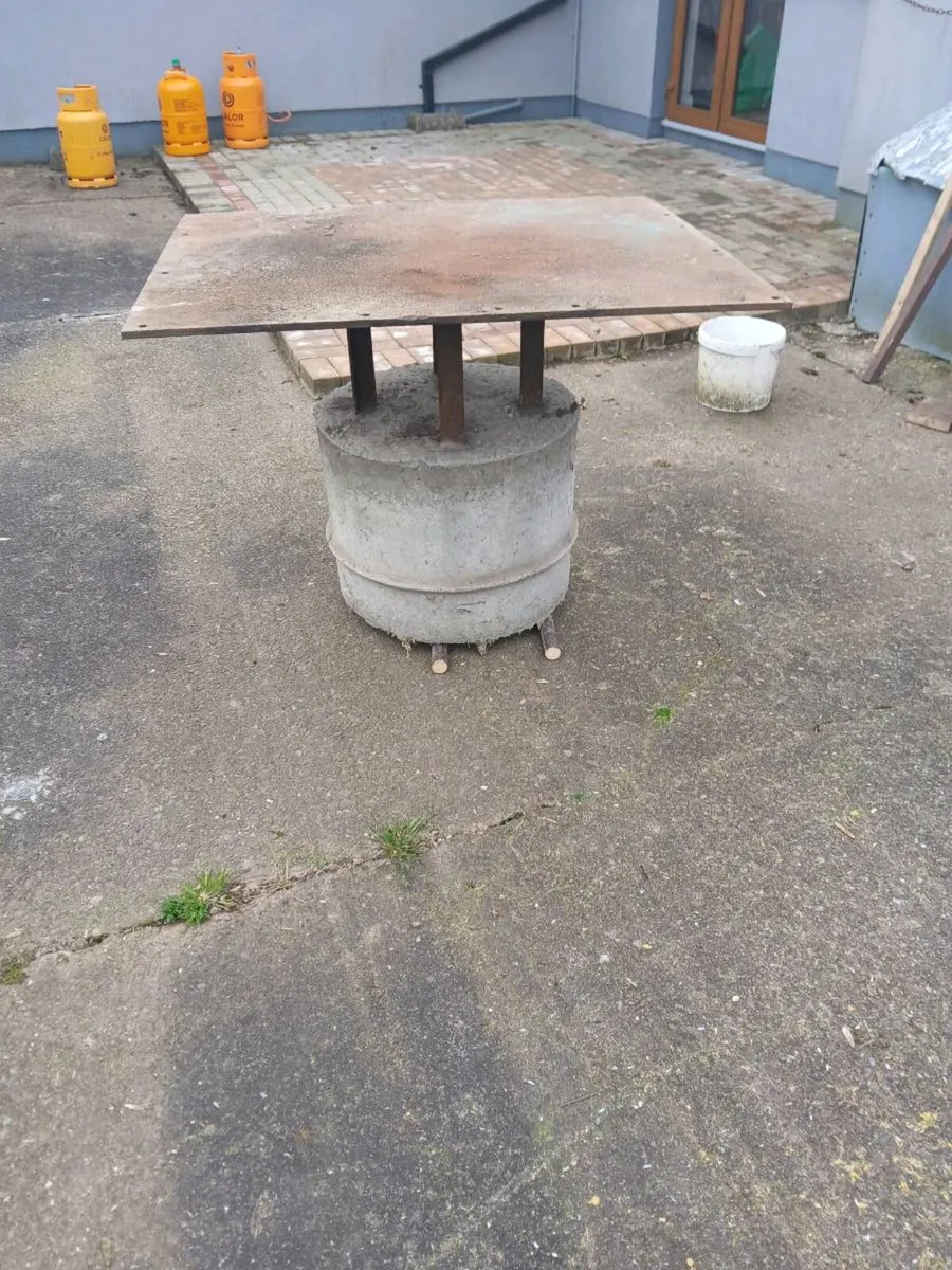 Steel work bench