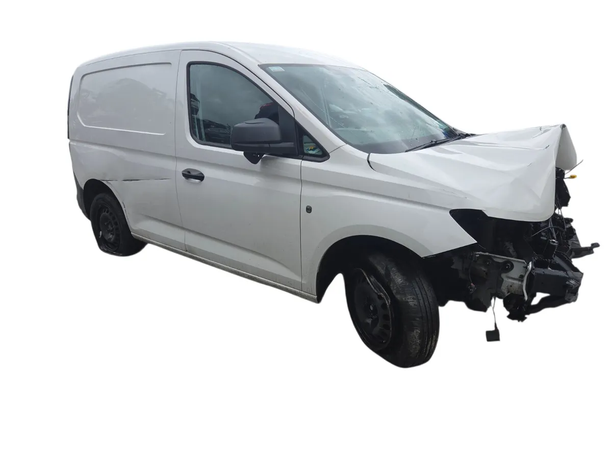 2022 VOLKSWAGEN CADDYFor Breaking/Dismantling - Image 1
