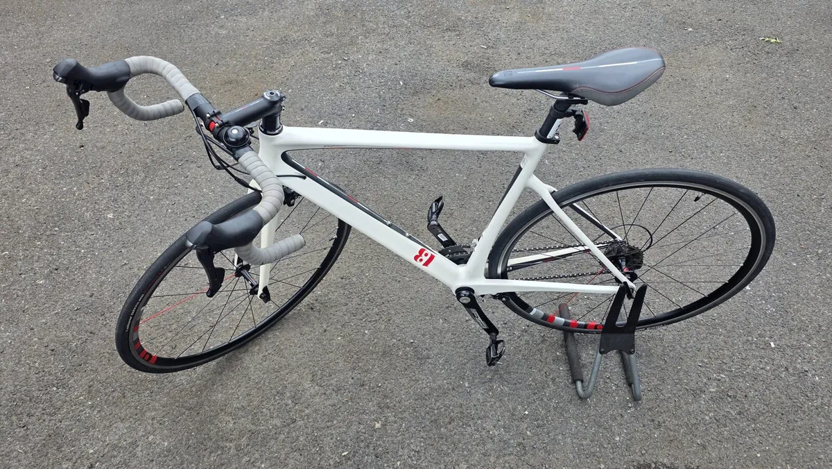 🚴‍♂️ Intuition 13 Carbon Road Bike – Like New - Image 1