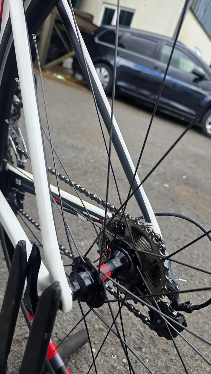 🚴‍♂️ Intuition 13 Carbon Road Bike – Like New - Image 3