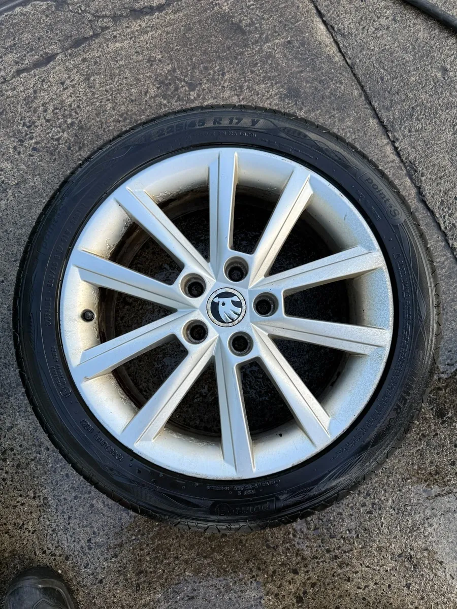 SKODA OCTAVIA 17" ALLOY WHEELS - Image 3