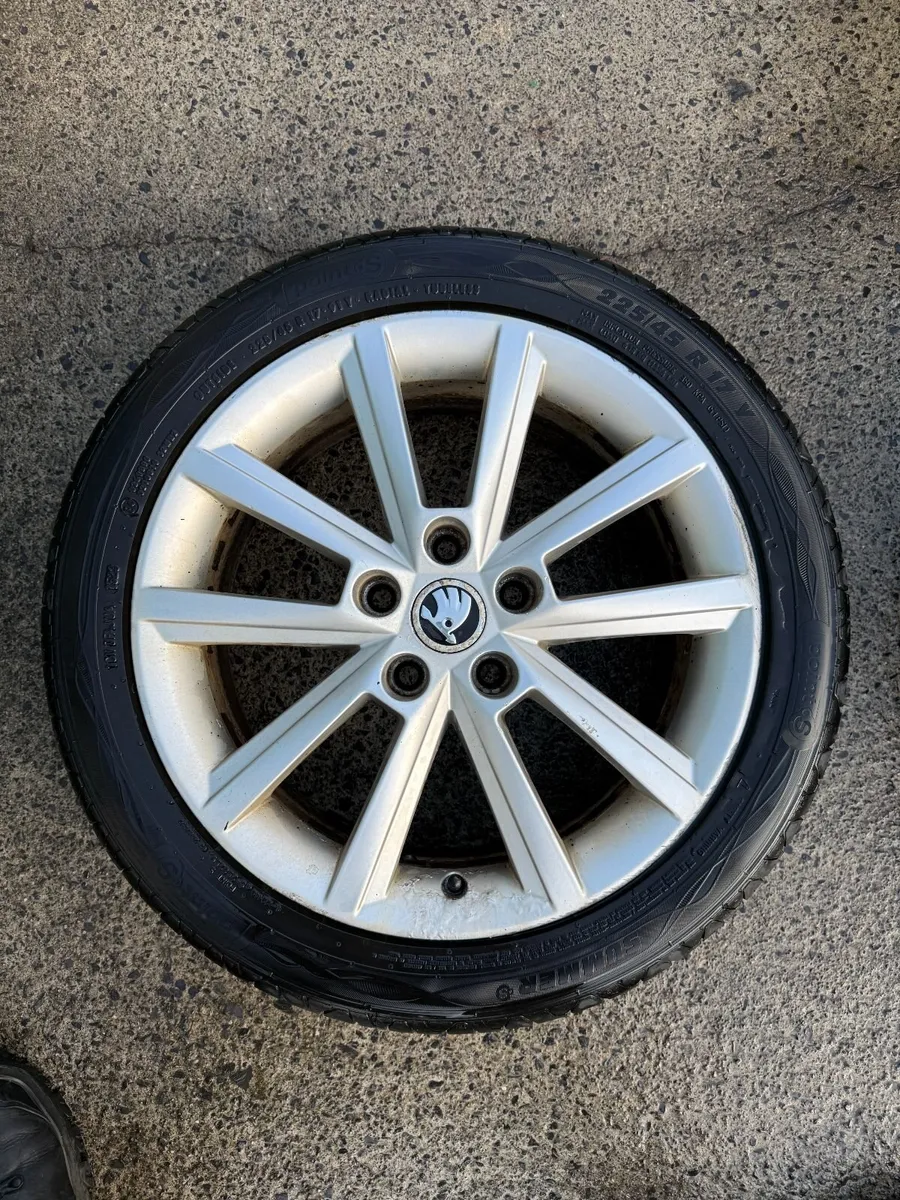 SKODA OCTAVIA 17" ALLOY WHEELS - Image 1