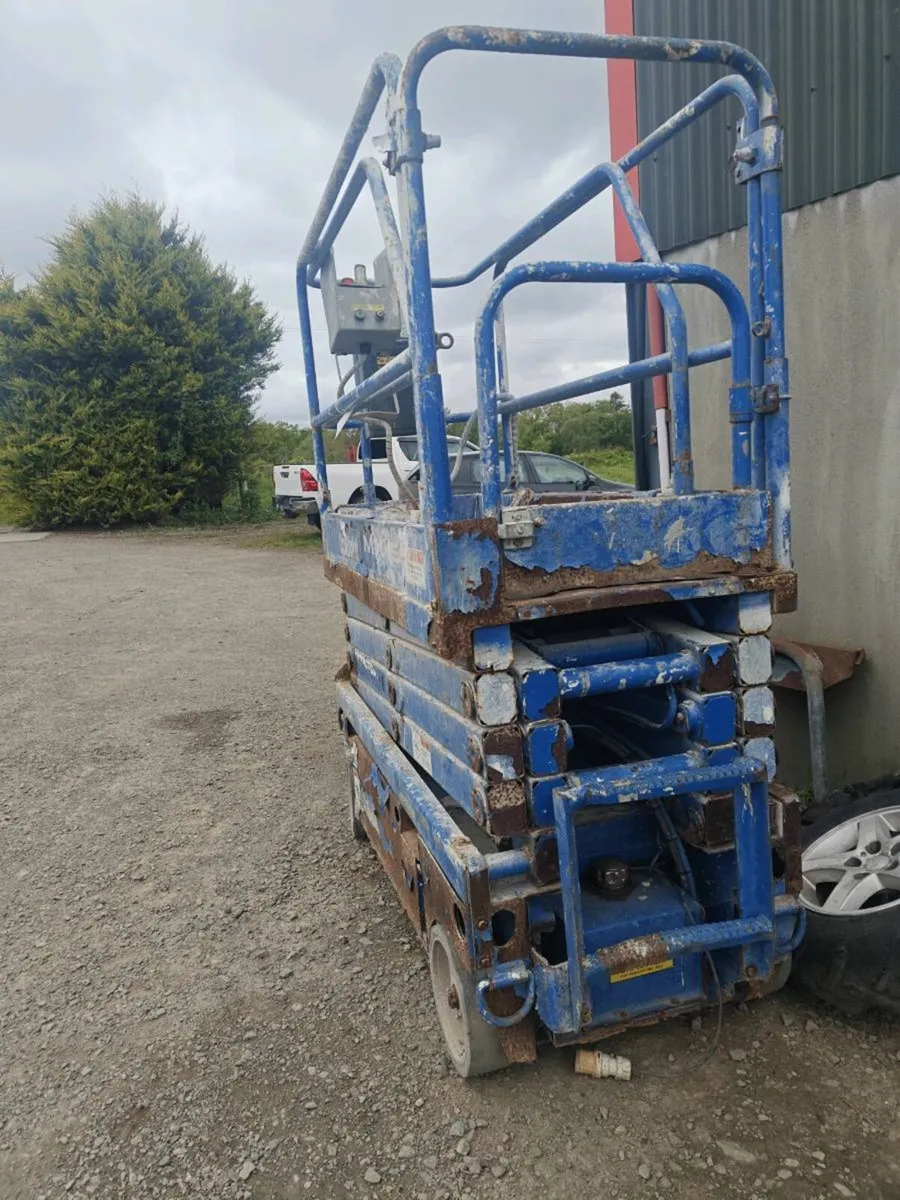 Scissors lift  5.8m - Image 2