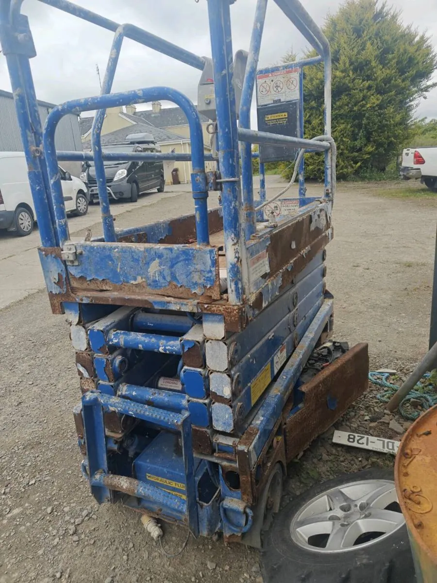 Scissors lift  5.8m - Image 3