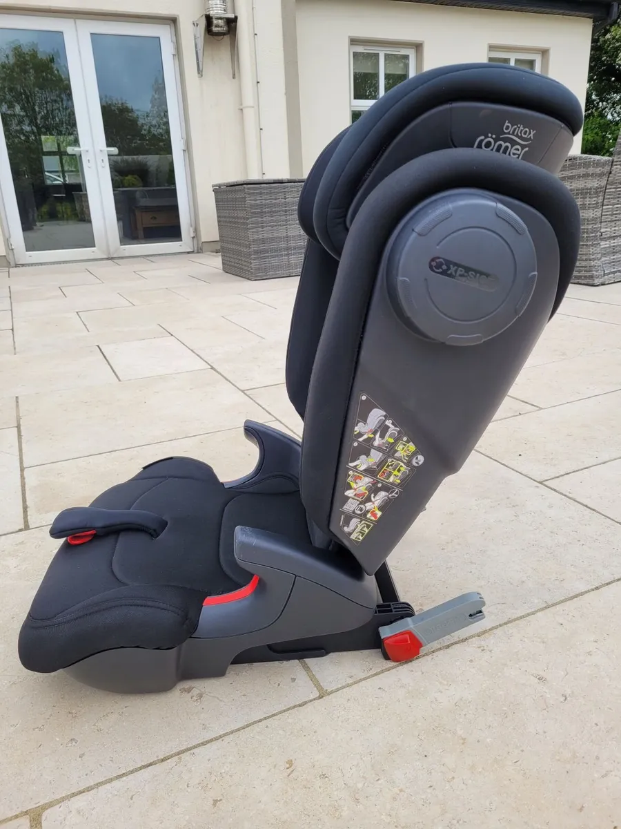 Car Seat -Britax Romer Kidfix III M (3.5 to 12yrs) - Image 3