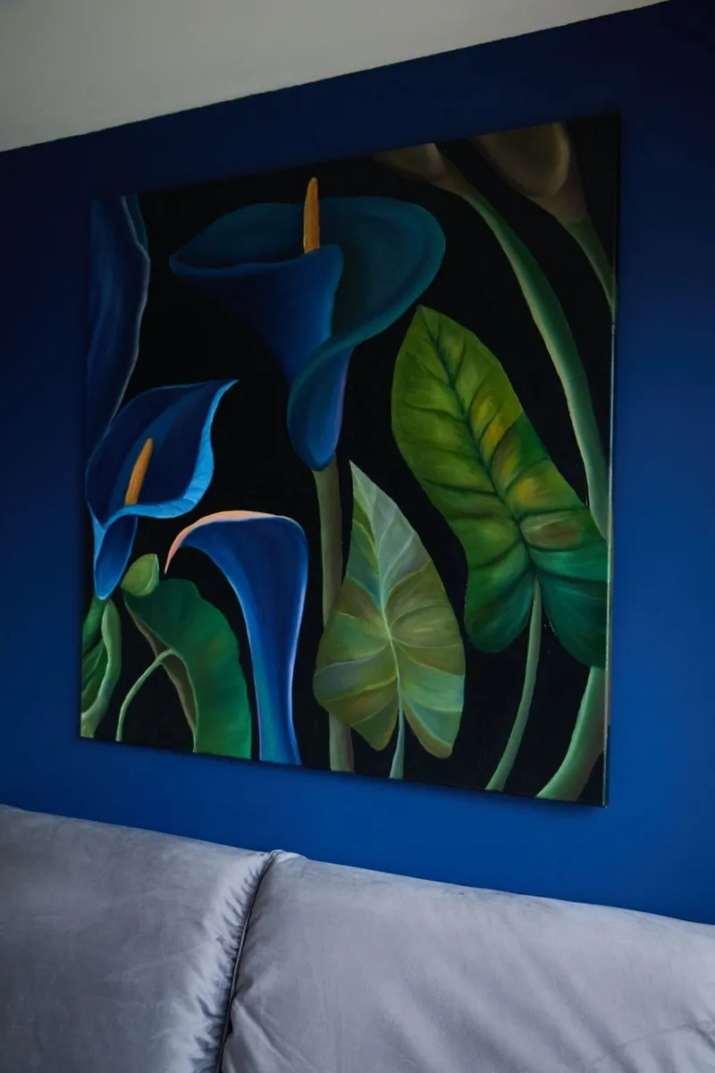Large Original Botanical Oil Painting – Blue Calla - Image 3