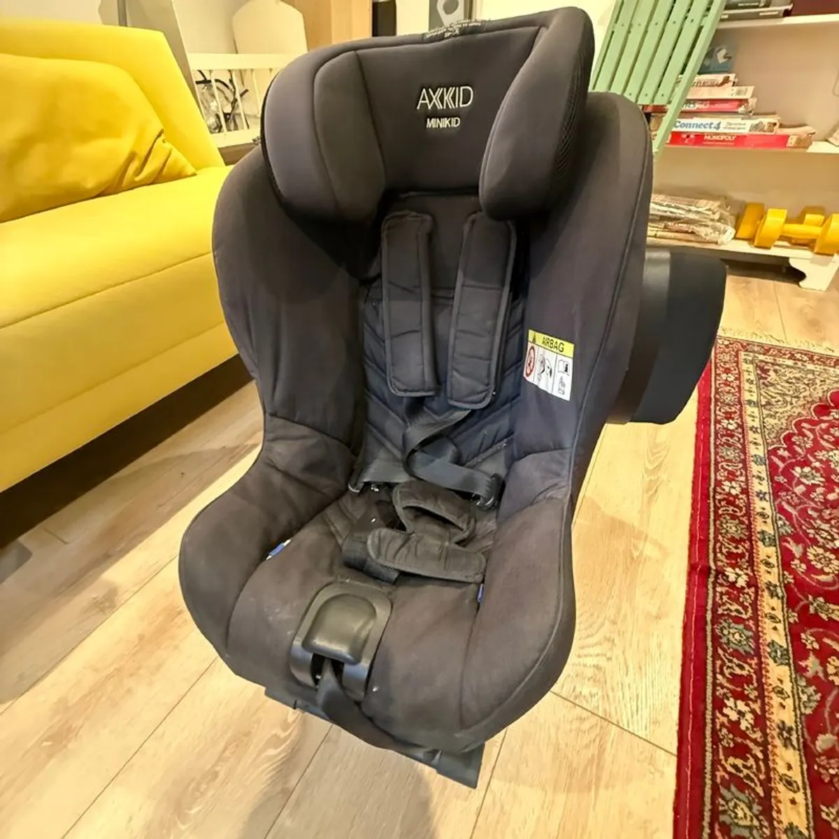 Axkid Minikid childs Car Seat - Image 1
