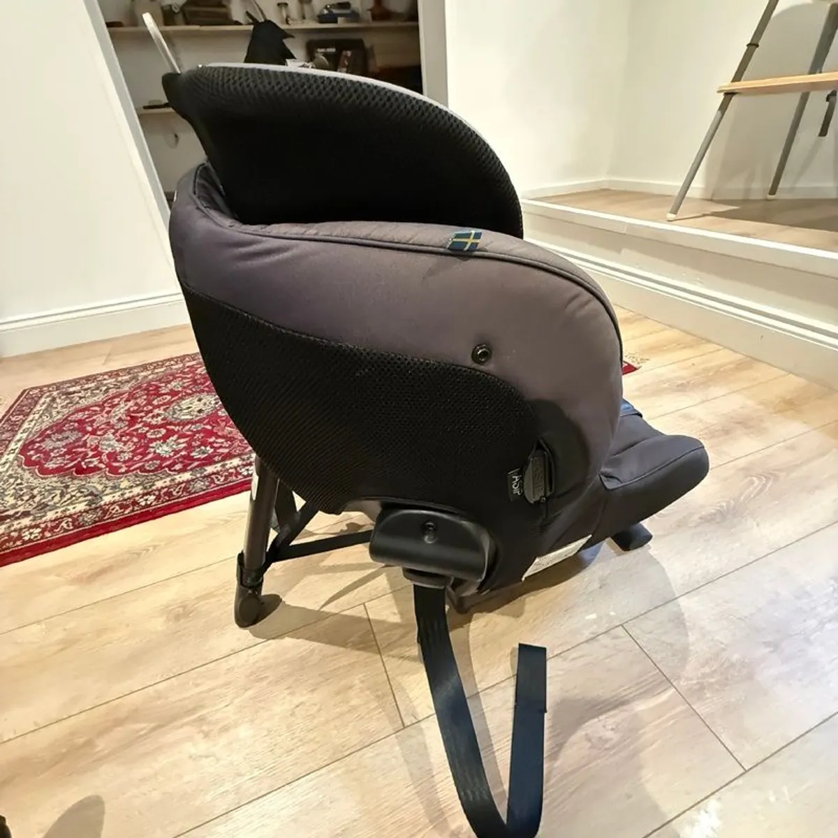 Axkid Minikid childs Car Seat - Image 4