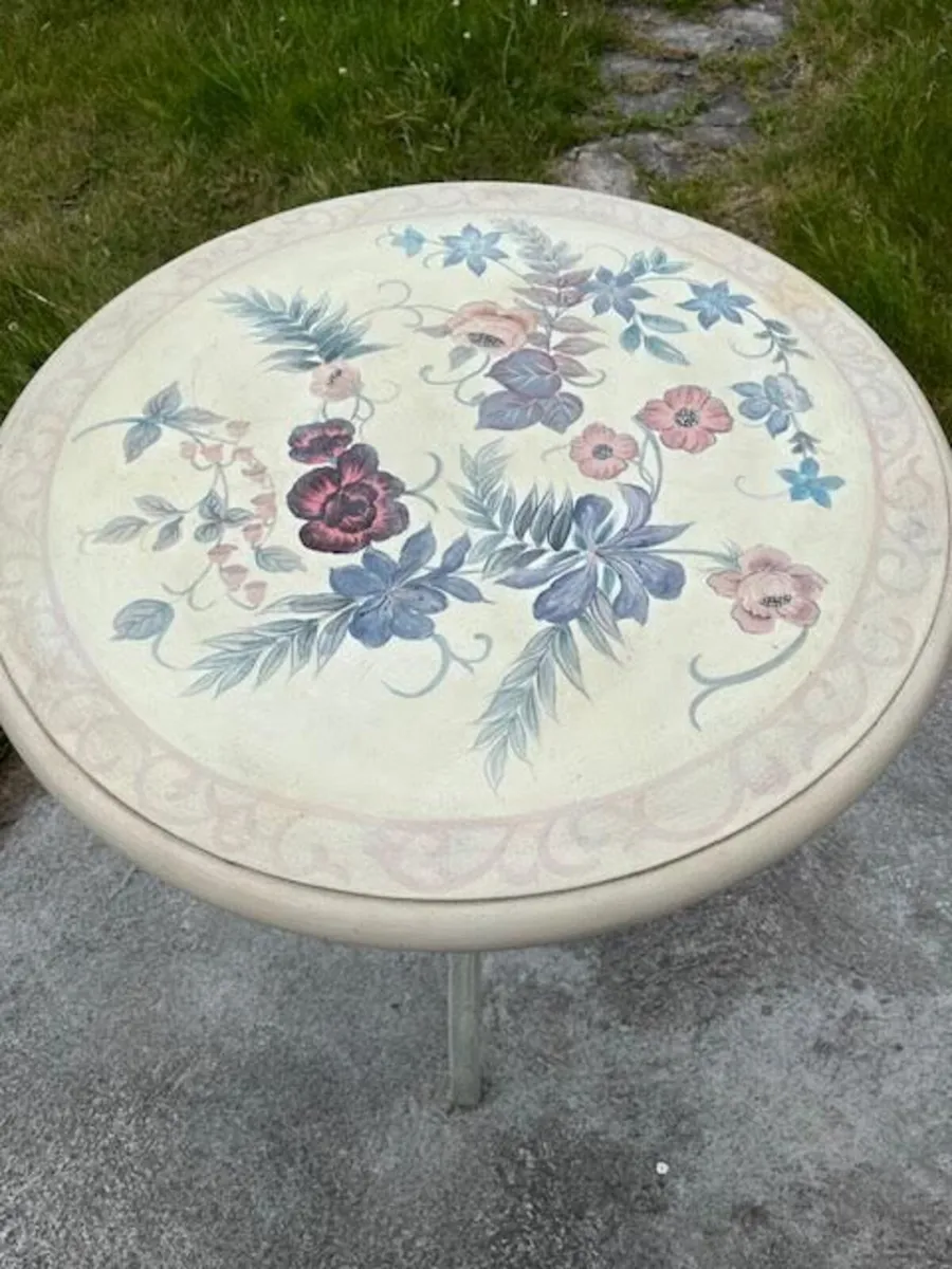 table - Image 3