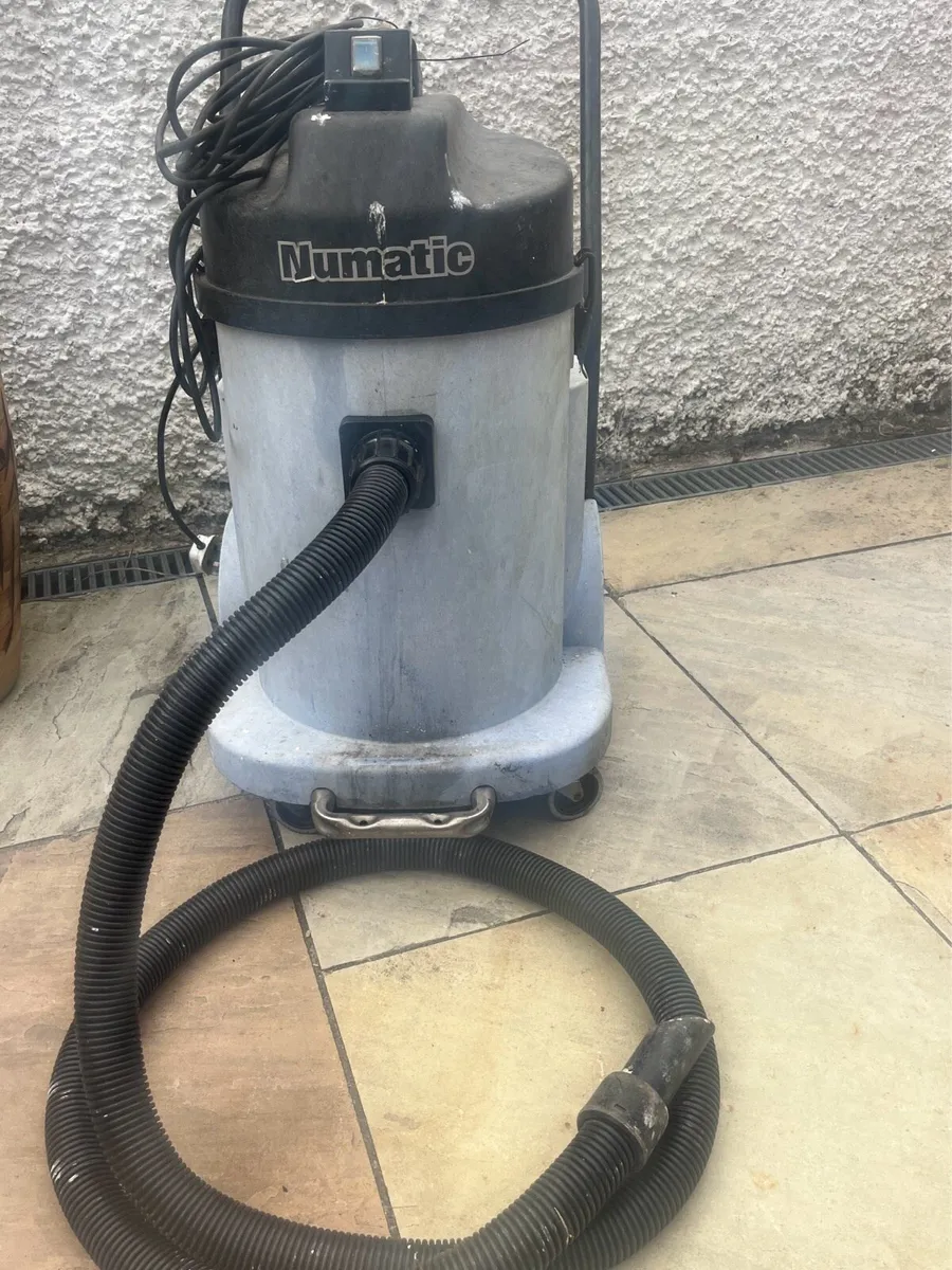 Wet and dry vacuum